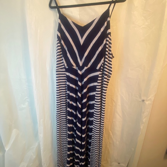 Navy & White maxi dress, size 2X - Picture 2 of 2